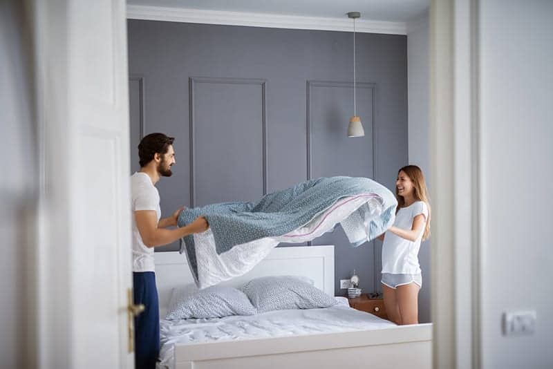 How To Raise Your Bed Height With Two, Can You Put An Adjustable Bed On Risers