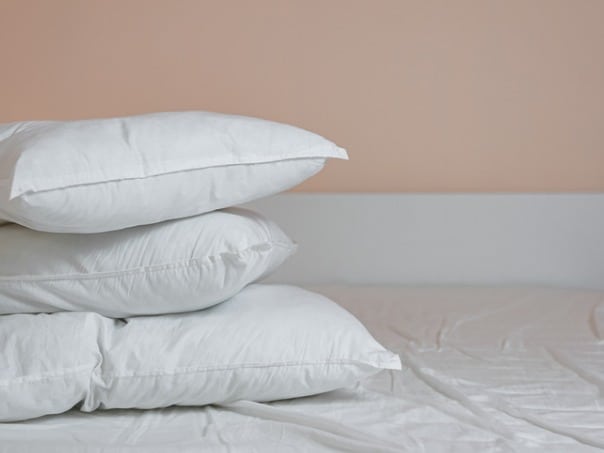 how to dry polyester pillows